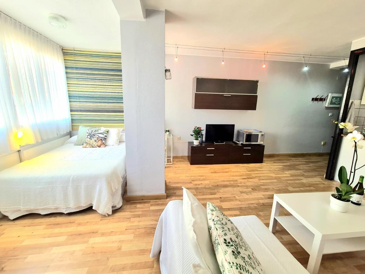 Aa Guest - El Mono De Torre Del Mar Eco Apartment Luaran gambar