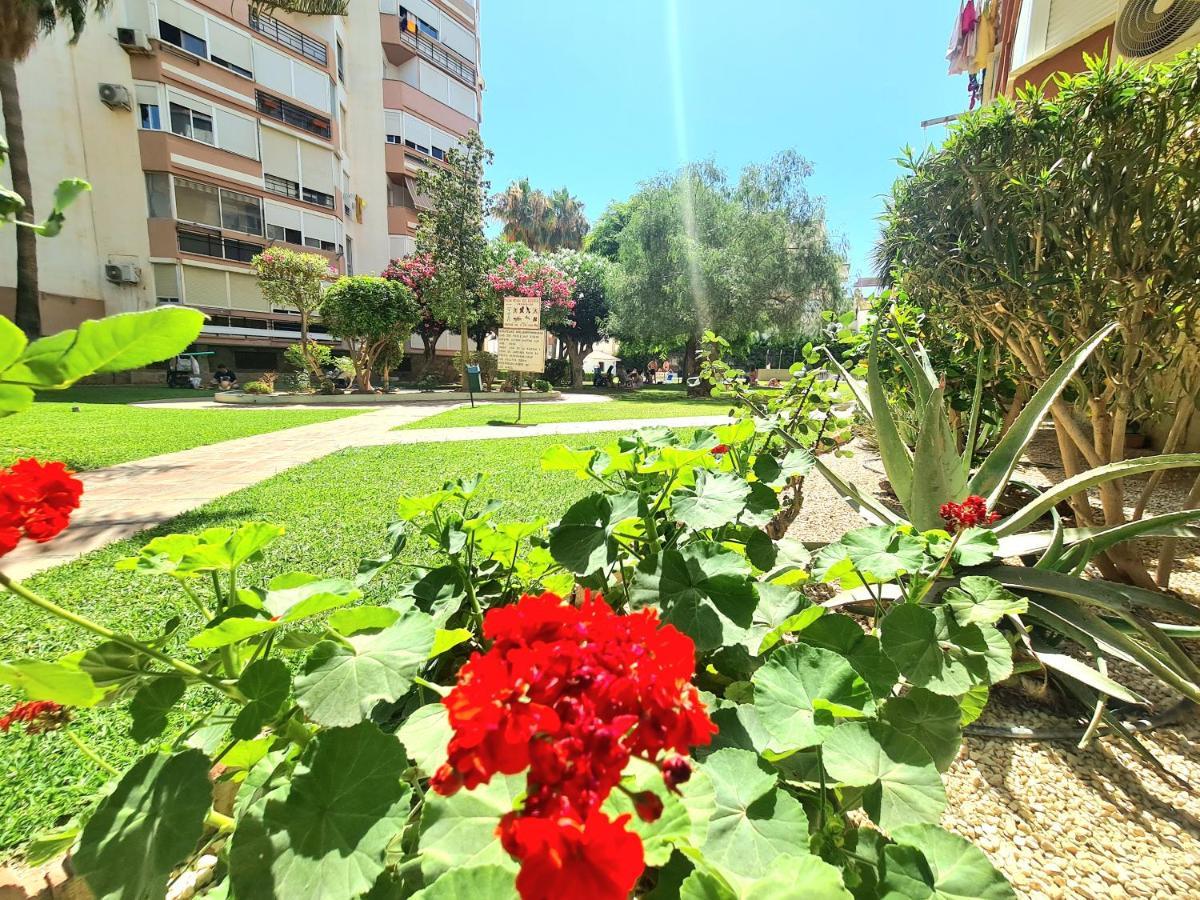 Aa Guest - El Mono De Torre Del Mar Eco Apartment Luaran gambar